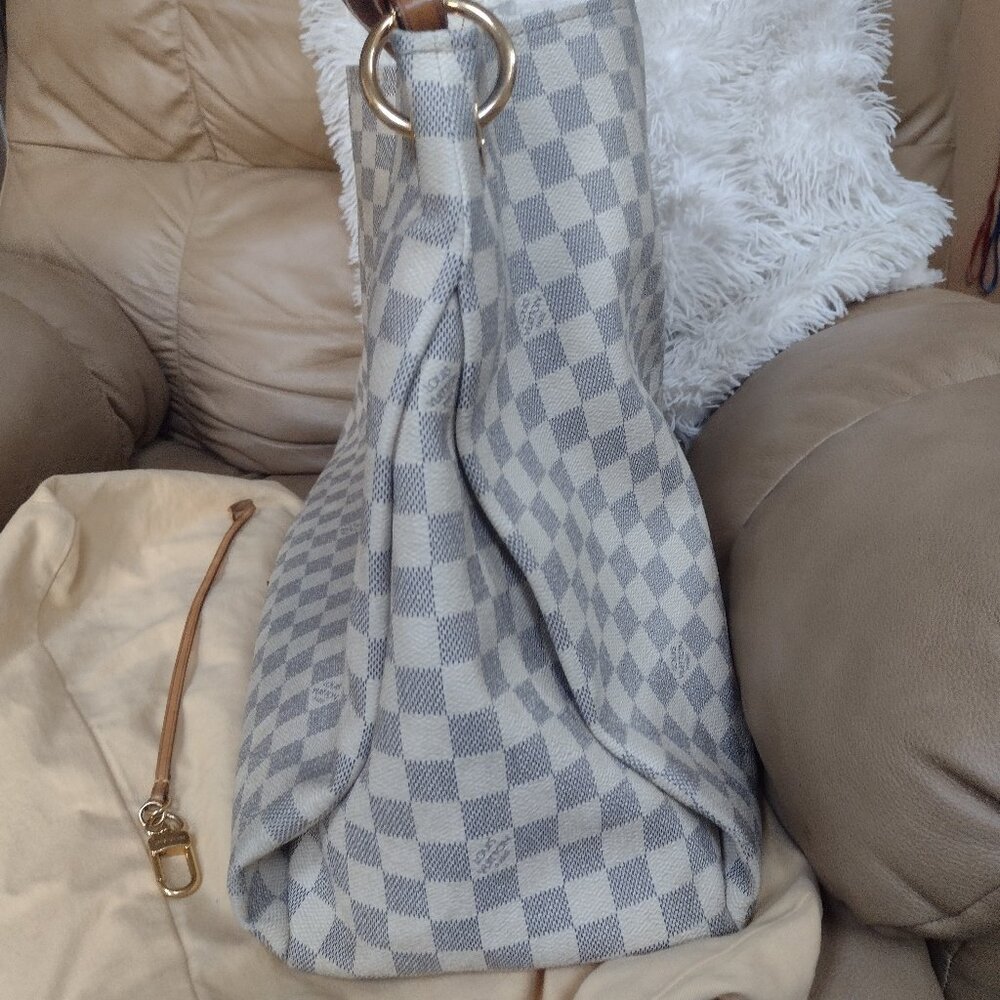 ๐ฏ% Authentic XXL Louis Vuitton Artsy GM Azur - Picture 7 of 15